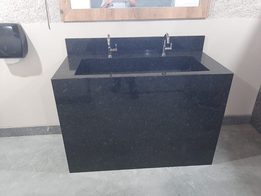 Bathroom remodeling with custom granite vanity in Florida