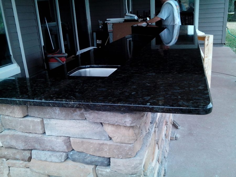 Outdoor living countertop installation for a Florida residence